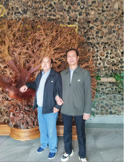 中国陶瓷专家 康明山